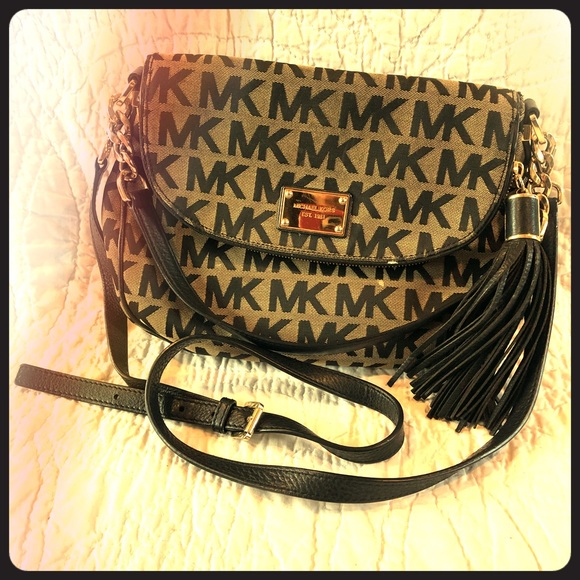 Michael Kors Handbags - Michael Kors purse